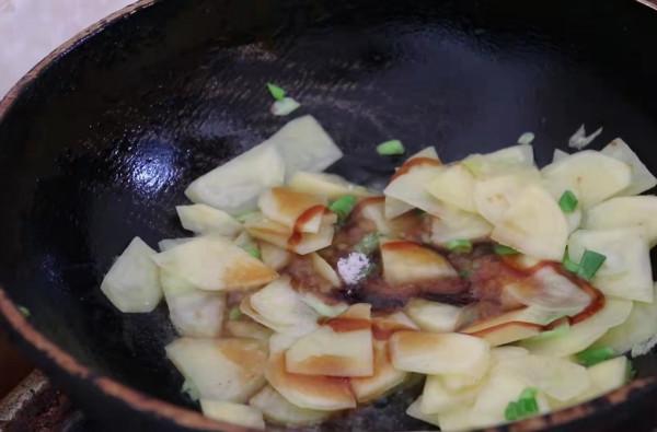 土豆和洋蔥這樣做太香了,出鍋比紅燒肉還受歡迎,營養下飯又解饞 土豆和洋蔥這樣做太香了,出鍋比紅燒肉還受歡迎,營養下飯又解饞
