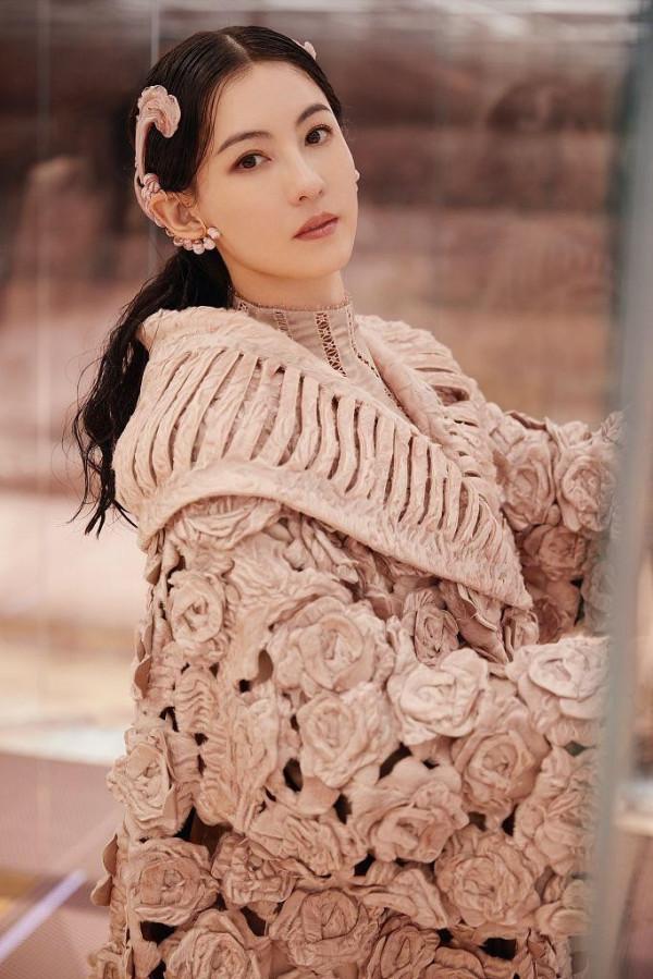 香港明星來內地發展:50歲的賣情懷,40歲的拼保養,30歲的混不開 香港明星來內地發展:50歲的賣情懷,40歲的拼保養,30歲的混不開