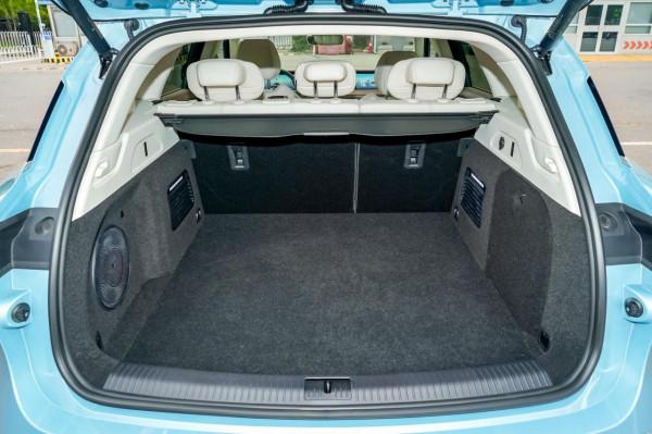 想買安全舒適的SUV，不妨看看這兩款，配主動剎車、自動泊車入位