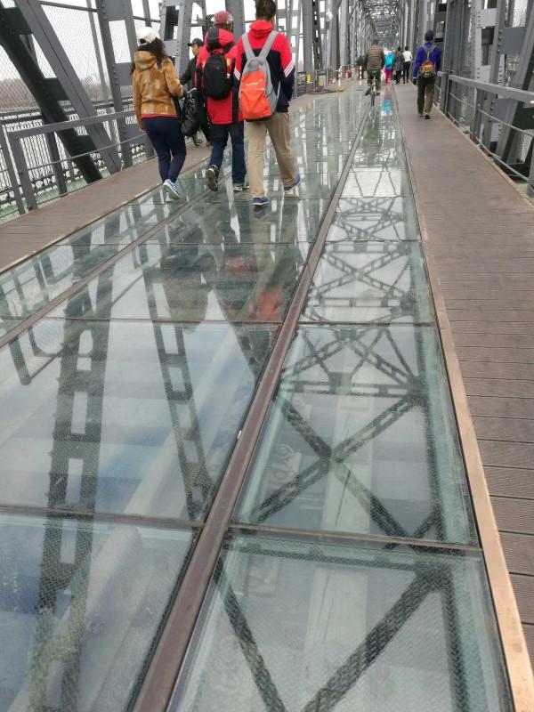 一橋飛架南北,天塹變通途 一橋飛架南北,天塹變通途