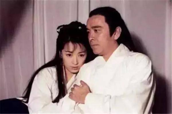 反派被設定得太強無法收場，編劇只能讓他們死於愛情