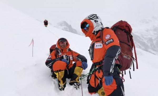 羽絨服，為什麼中老年喜歡波司登，年輕人愛穿北面？來聽聽大實話