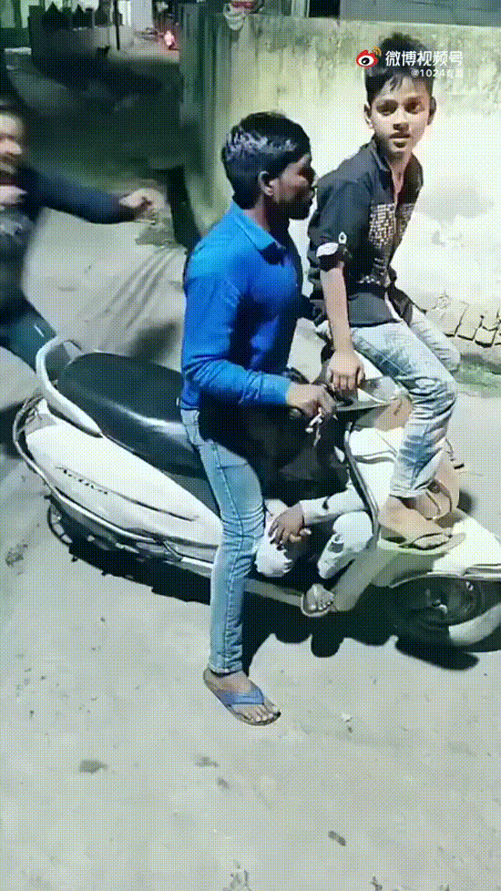 我們村小夥長得特像周杰倫