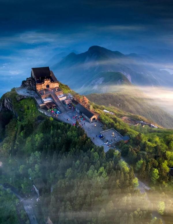 成年人玩得這麼野，小心把命都玩丟了