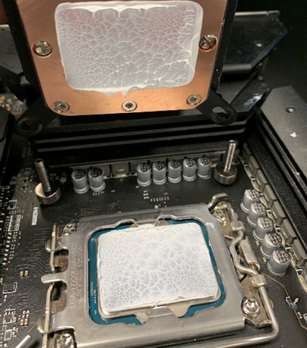 LGA 1700相容扣具熱接觸不良 多款舊型號一體式CPU水冷受影響 LGA 1700相容扣具熱接觸不良 多款舊型號一體式CPU水冷受影響