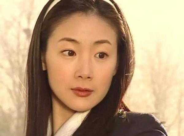 曾經貌美楚楚動人，現越整越殘、各有各醜，韓國女神顏值大變樣