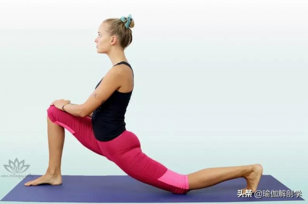 寒冷的冬日，來一場溫柔的瑜伽晨練，喚醒一天的元氣