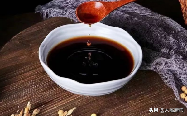 買醋別看價格,認準“4大名醋”,純正釀造醋,味道酸醇,香味濃 買醋別看價格,認準“4大名醋”,純正釀造醋,味道酸醇,香味濃