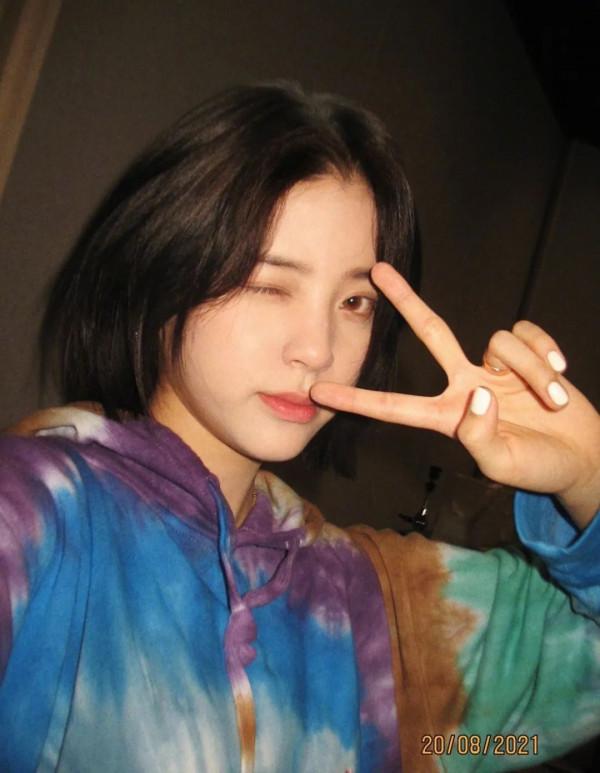 剪短髮後的歐陽娜娜，百變造型又美出圈