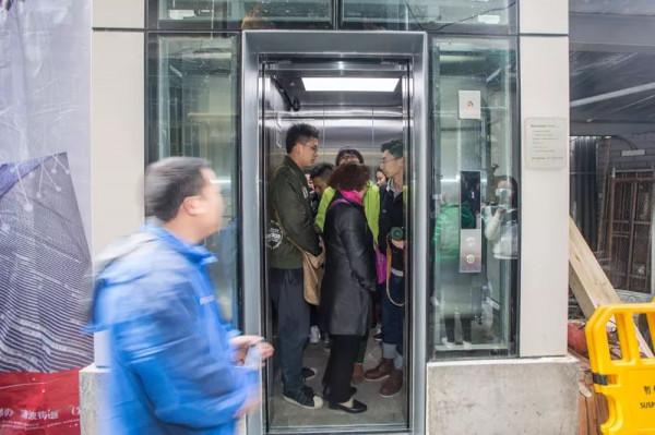 老小區改造裝電梯，費用的分攤成為難題，為啥住戶會為此“翻臉”