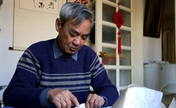 1961年，周保章給周總理夫婦拜年，看到團年飯後，他心裡不是滋味