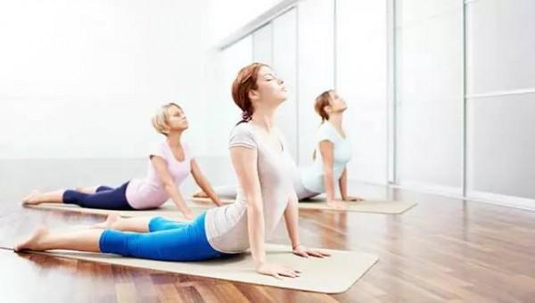 瑜伽眼鏡蛇式：幅度並不大手臂都沒伸直，腰還是不舒服，為什麼？