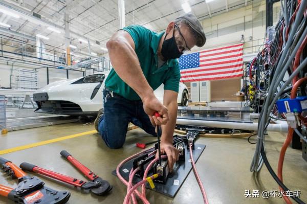 保時捷Taycan測試無線充電 大眾希望10分鐘充電80% 保時捷Taycan測試無線充電 大眾希望10分鐘充電80%