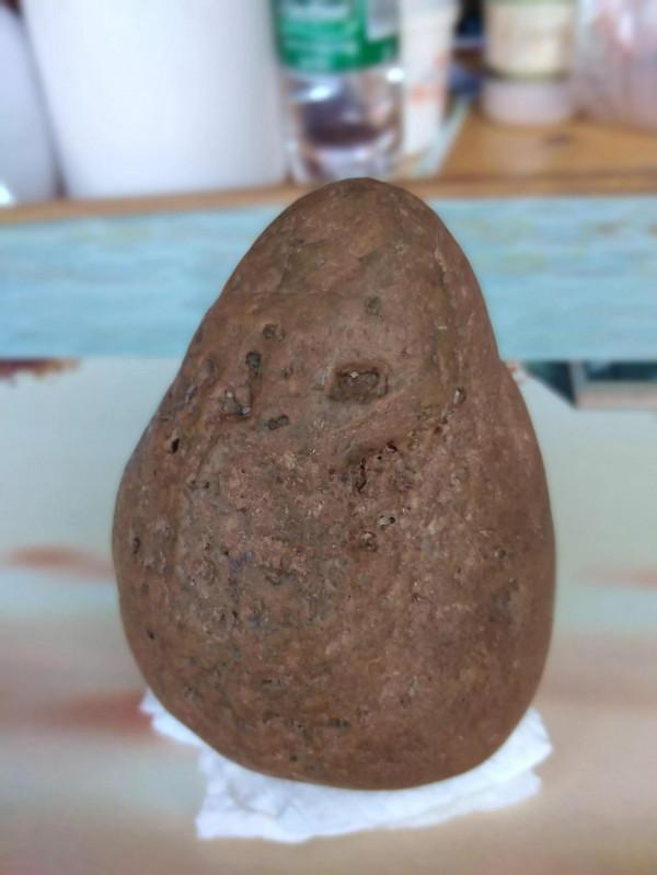 隕石和黃臘石的區別 隕石和黃臘石的區別