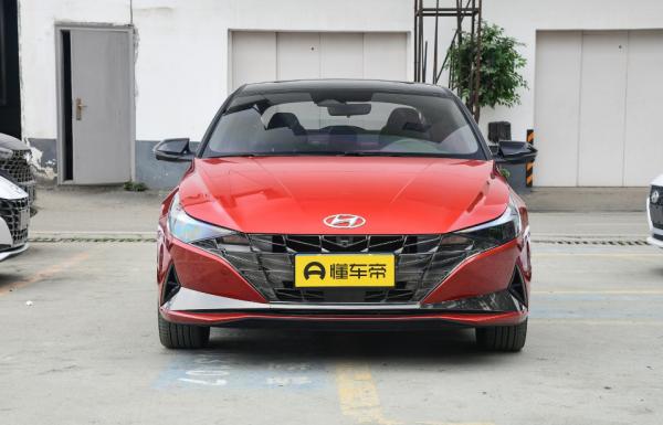 追逐個性還是尋求穩重？第七代伊蘭特對比大眾朗逸，應該怎麼選？