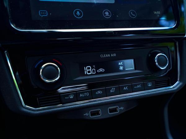 試駕斯柯達昕動！10萬元左右買兩廂車，它與飛度系如何選擇？