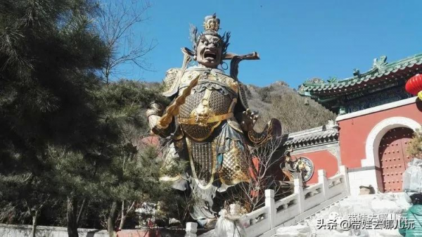 打卡北京最魔幻的寺廟，藏在門頭溝深山裡，看完極為震撼