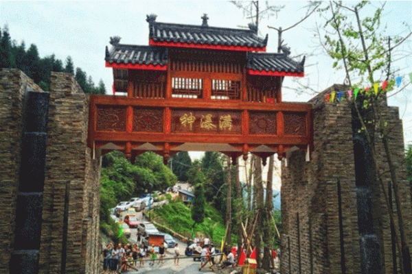 賞秋來這裡！什邡神瀑溝紅楓林金秋醉美風景上線~