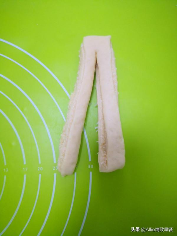 復刻麵包房的麻花小麵包，椰香柔軟又拉絲，學會了隨吃隨做，厲害