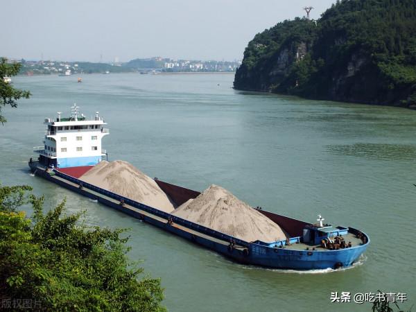 那個螞蟻與蛐蛐的寓言故事,可能是讓你窮困潦倒的根源 那個螞蟻與蛐蛐的寓言故事,可能是讓你窮困潦倒的根源