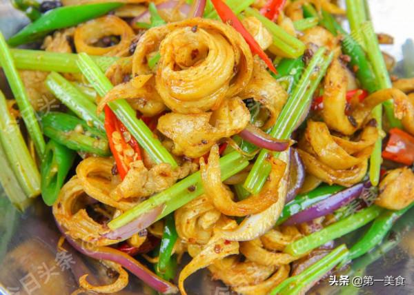 4道熱騰騰的乾鍋菜,有肉有菜,香辣開胃解饞,邊加熱邊吃真暖和 4道熱騰騰的乾鍋菜,有肉有菜,香辣開胃解饞,邊加熱邊吃真暖和