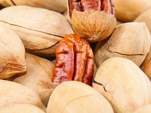 準備年貨，如果不差錢，這6種零食多囤點，價格小貴，好吃不上火