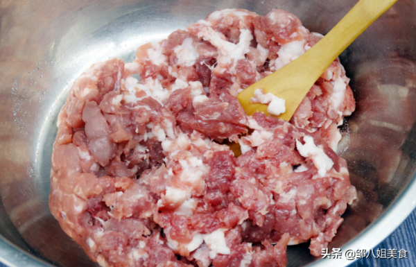 包肉包子,學會和麵和調餡,牢記幾個竅門,包子鮮香鬆軟比買的好 包肉包子,學會和麵和調餡,牢記幾個竅門,包子鮮香鬆軟比買的好