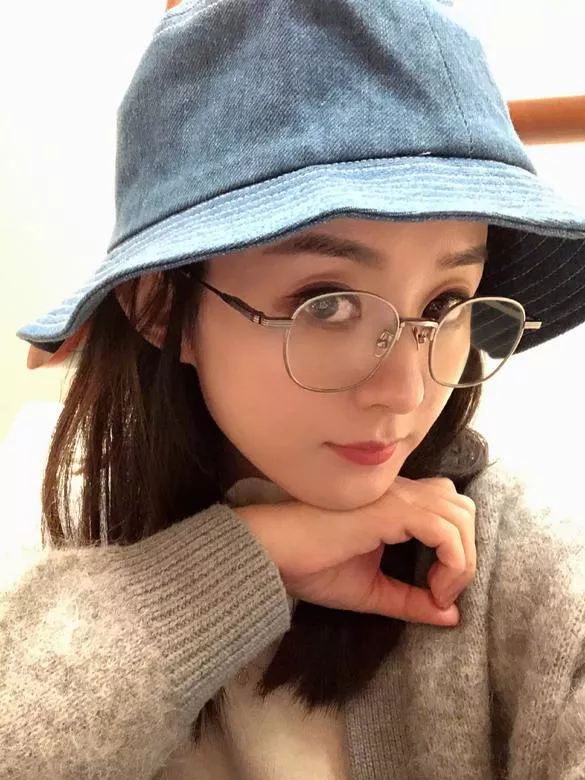 眼鏡封印顏值？掌握這些小技巧，反而能加分