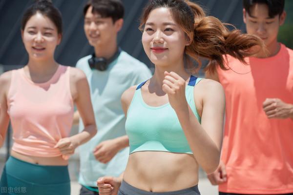 「跑步」跑步擺臂有什麼用 跑步擺臂動作要領