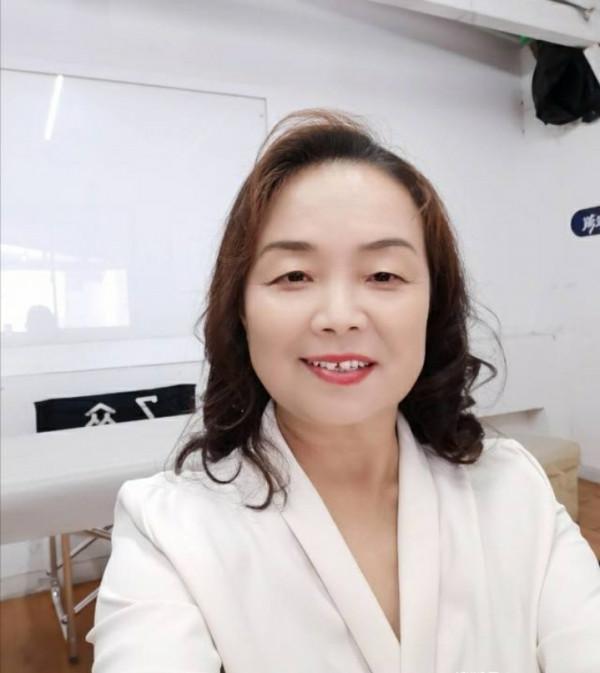 56歲阿姨離家出走，自駕遊中國！為自己而活的女性有多颯