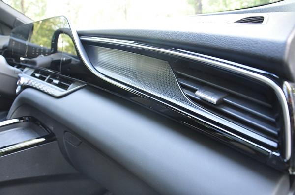 感受一汽奔騰T55:看上去很硬朗 其實非常舒適 感受一汽奔騰T55:看上去很硬朗 其實非常舒適