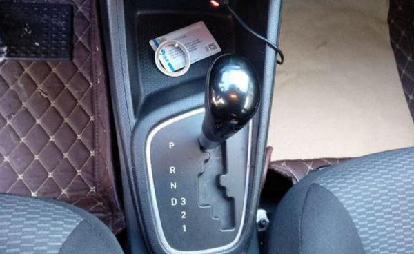 試駕現代瑞納，適合年輕人，動力不強油耗經濟！