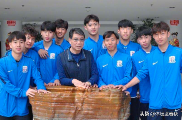 恭喜!申花00後小將親承想加盟山東泰山,明年有望以自由之身來投 恭喜!申花00後小將親承想加盟山東泰山,明年有望以自由之身來投