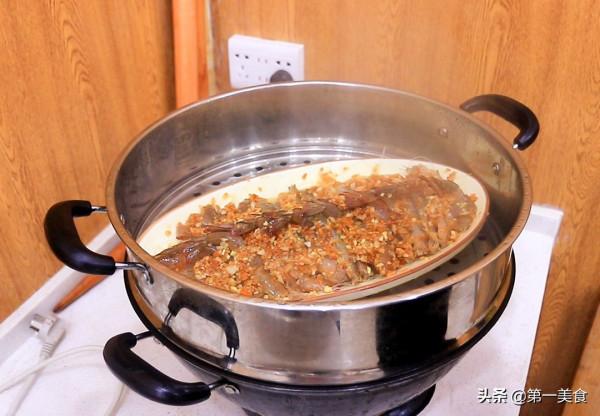 蒜蓉粉絲開邊蝦,蒜蓉醬才是點睛之筆,廚師長教你做正確做法 蒜蓉粉絲開邊蝦,蒜蓉醬才是點睛之筆,廚師長教你做正確做法