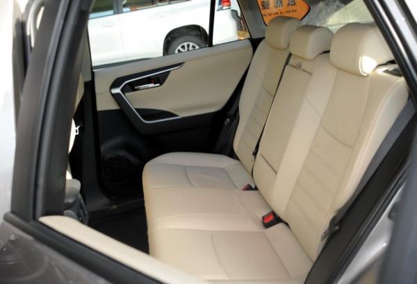 20萬級合資緊湊型SUV 豐田RAV4榮放值得推薦嗎？