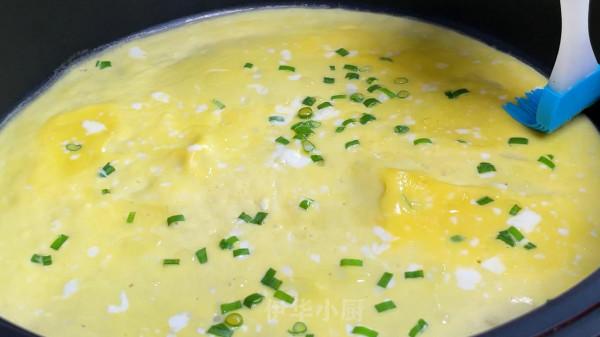 自從學會雞蛋餅這新做法，我家早餐10分鐘搞定，又香又軟還省錢