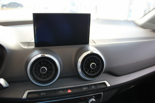 造型小巧,內飾精緻,標配1.4T動力,實拍奧迪Q2L 造型小巧,內飾精緻,標配1.4T動力,實拍奧迪Q2L