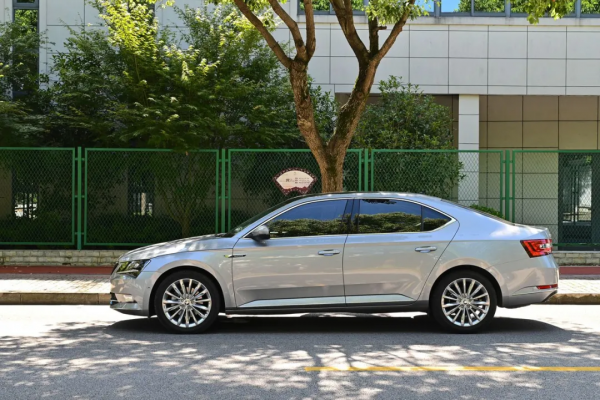 15萬買二手頂配速派,實用豪華全都有 15萬買二手頂配速派,實用豪華全都有