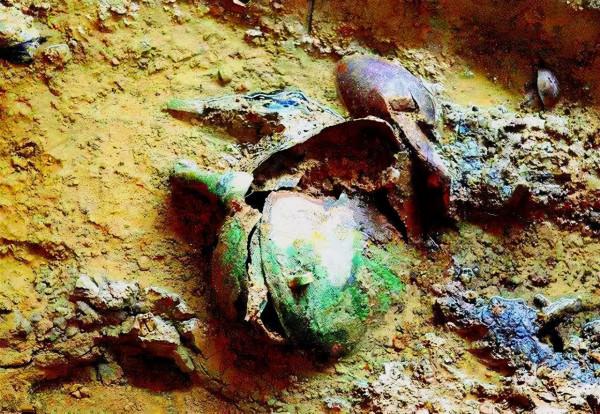 陝西老漢挖出4個銅罐,當夜壺用26年,經專家鑑定為國寶級文物 陝西老漢挖出4個銅罐,當夜壺用26年,經專家鑑定為國寶級文物