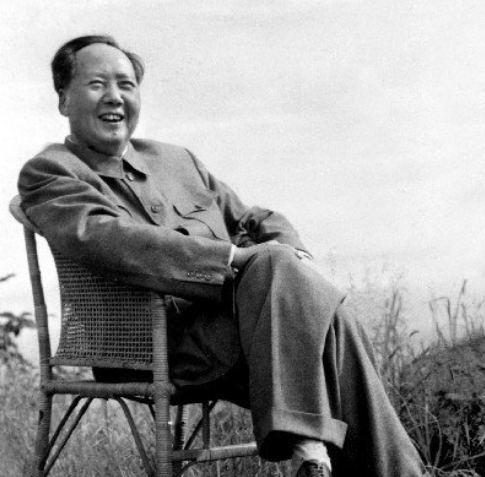 1990年張學良恢復自由,記者問他最佩服誰,他不假思索說出3個人 1990年張學良恢復自由,記者問他最佩服誰,他不假思索說出3個人