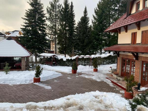 系列遊記 波、塞、黑篇（五）彈孔紀念碑和木頭城留下的印記