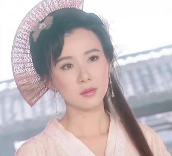 奇思妙想的90年代古裝劇造型：滿天星、蘋果網、插扇子、插筷子