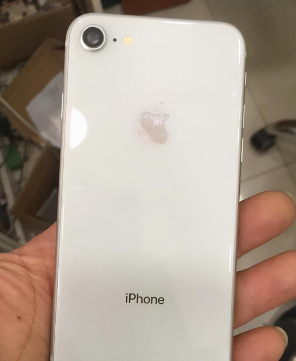 粉絲貪便宜500入手iPhone8，查詢發現有隱藏ID鎖