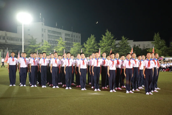 少年,在歷練中成長 少年,在歷練中成長