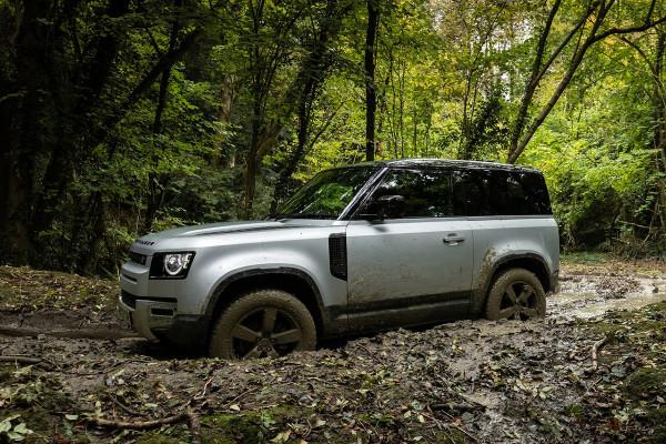 坦克300、路虎衛士、北汽BJ40...這幾款SUV不愧是拖掛房車首選