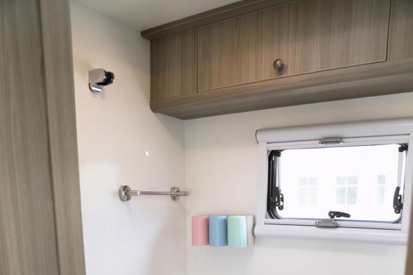 新穎佈局,睡臥、會客自由轉換的C型房車,新飛歐勝依維柯 新穎佈局,睡臥、會客自由轉換的C型房車,新飛歐勝依維柯