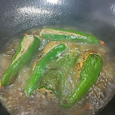 五郞草塘蝨魚釀青椒這樣做也太好吃了，每天下飯都靠它