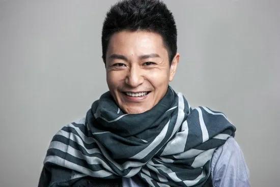 8位“演不了窮人”的男星，貴族氣質與生俱來，最大67歲最小37歲