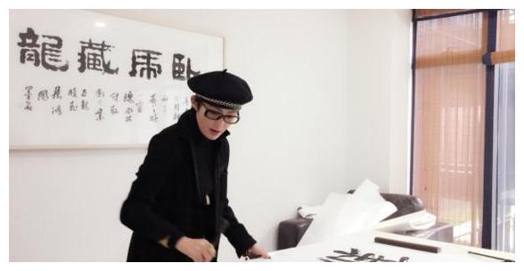 嫁給經紀人的4位藝人,黃聖依得罪星爺被雪藏,張靚穎被騙財騙色 嫁給經紀人的4位藝人,黃聖依得罪星爺被雪藏,張靚穎被騙財騙色