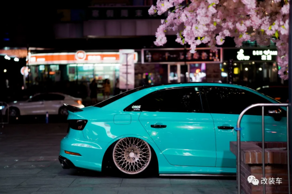 4套輪轂4次改色的奧迪A3，折騰久了還是自己開車房更方便